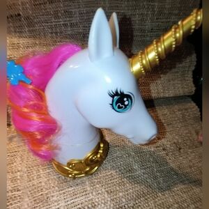 Barbie Dreamtopia Rainbow Hair Unicorn Styling